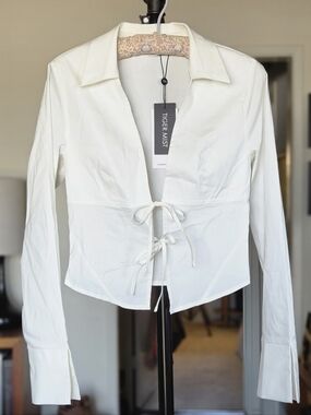Tiger Mist White Open Front Shirt With Tie Closure